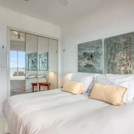 Holiday home Beachfront Penthouse *