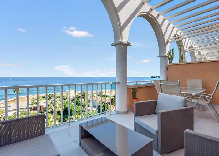 Дом отдыха Beachfront Penthouse *