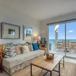 Dom wakacyjny Beachfront Penthouse