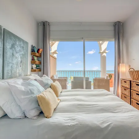 Beachfront Penthouse Сasa de vacaciones *