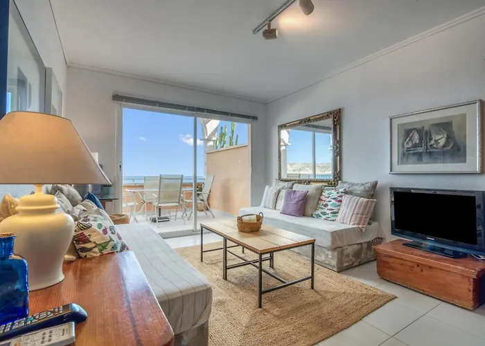 Beachfront Penthouse Holiday home *