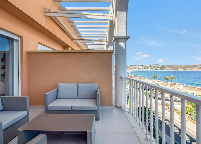 Beachfront Penthouse Holiday home